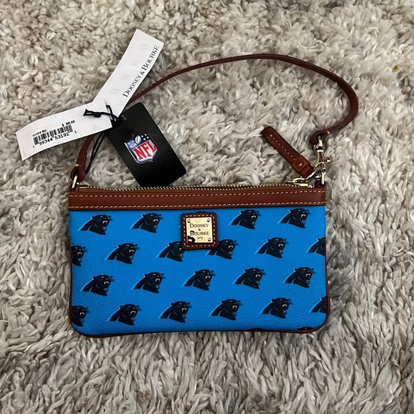 NEW Dooney & Bourke Large Slim Wristlet - Picture 1 of 2
